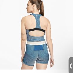 Nike Women’s Medium Top 