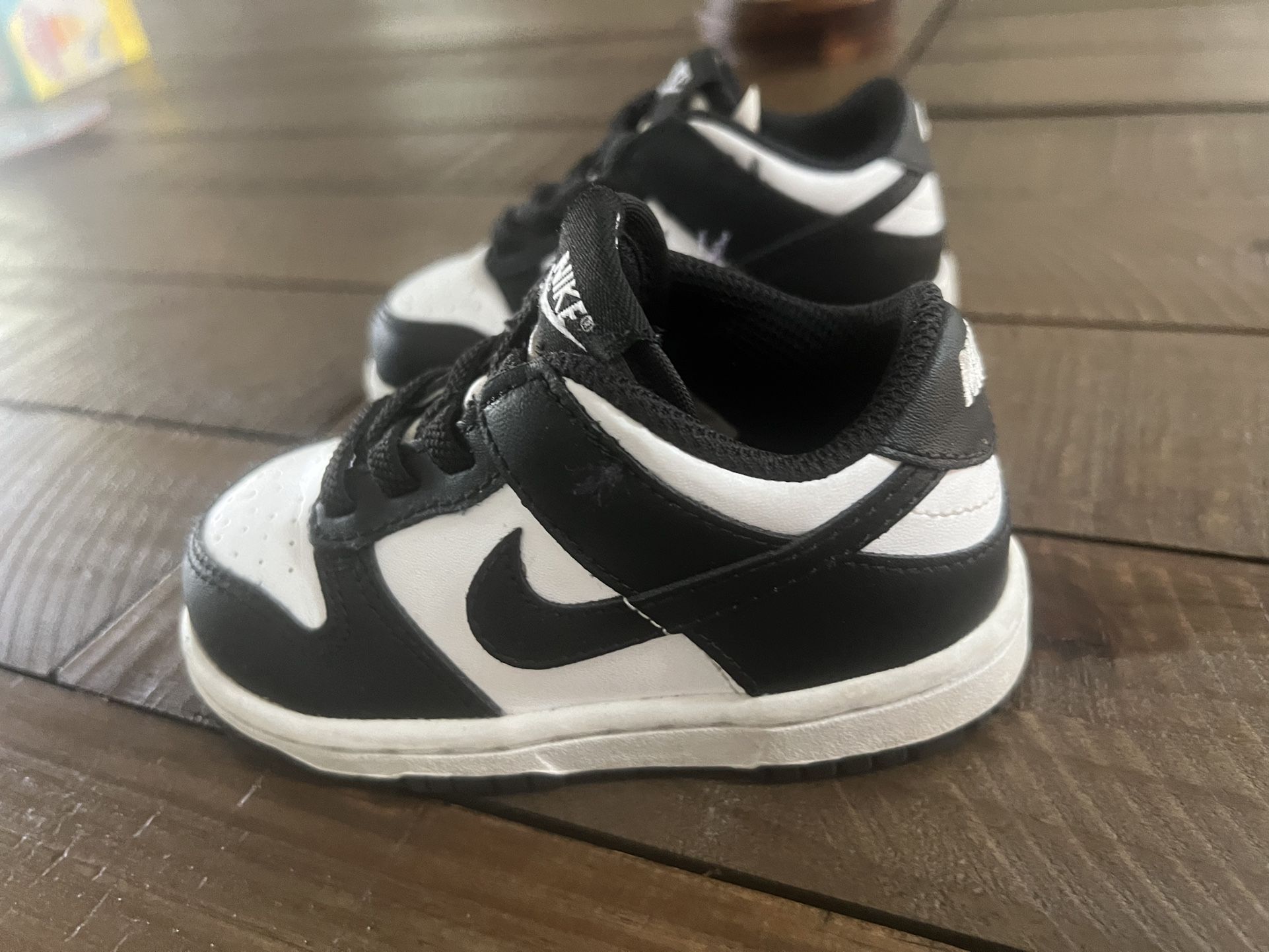 Retro Low 1’s panda Toddle Size 5.5 C