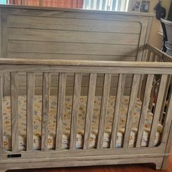 White Rusty Baby Crib And Dresser 