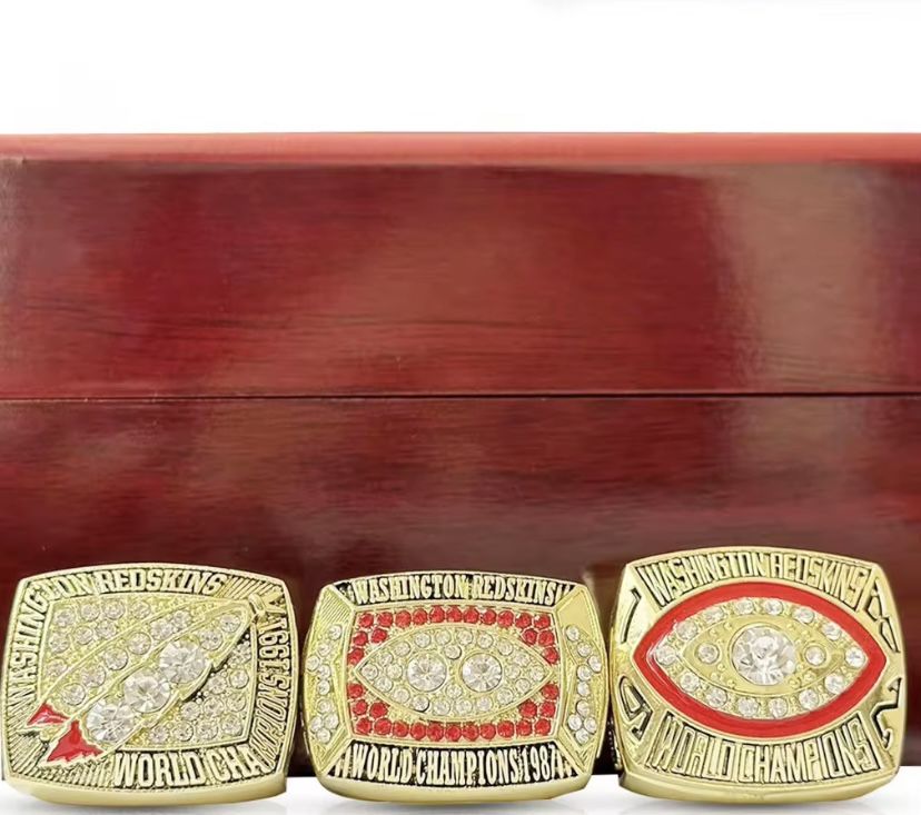 Washington Redskins Championship Replica Rings Set With Wooden Box