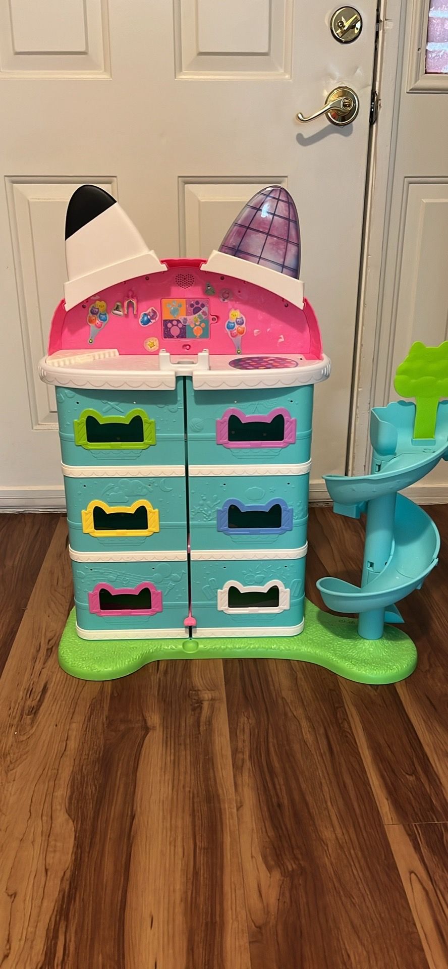 Gabbys dollhouse