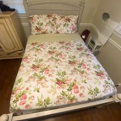 Full Size Bed Set