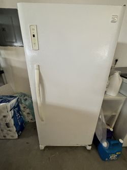 White Kenmore Freezer Good Condition
