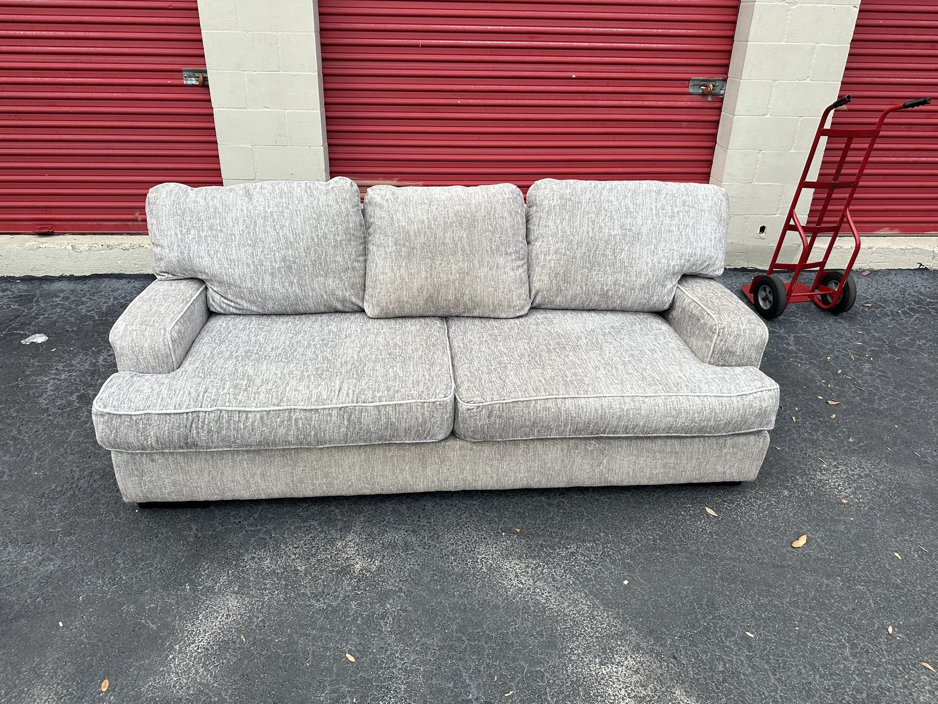 Comfy Gray Sofa Couch 🔥🔥