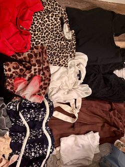 Women’s clothes lot