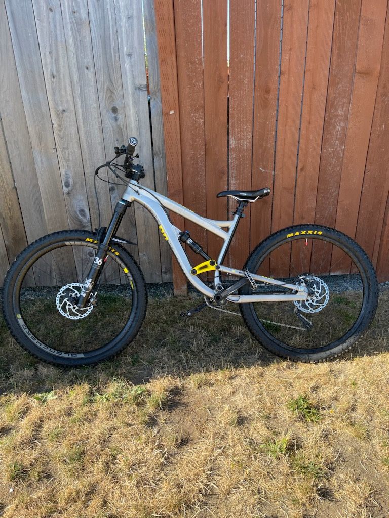 Diamondback Mission Pro 2017 Full Suspension Mountain Bike