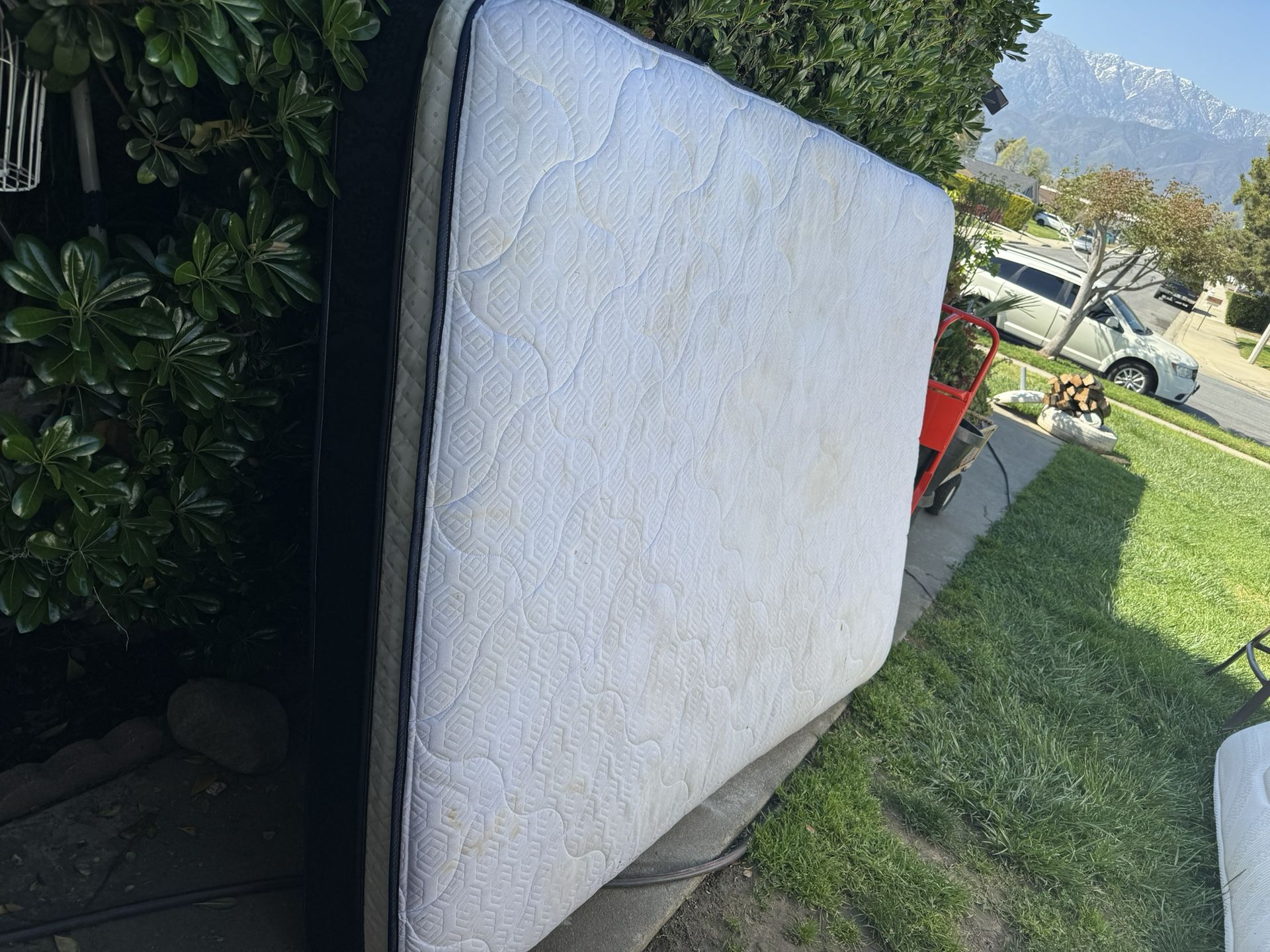Free Queen Mattress for Sale in Rancho Cucamonga, CA OfferUp