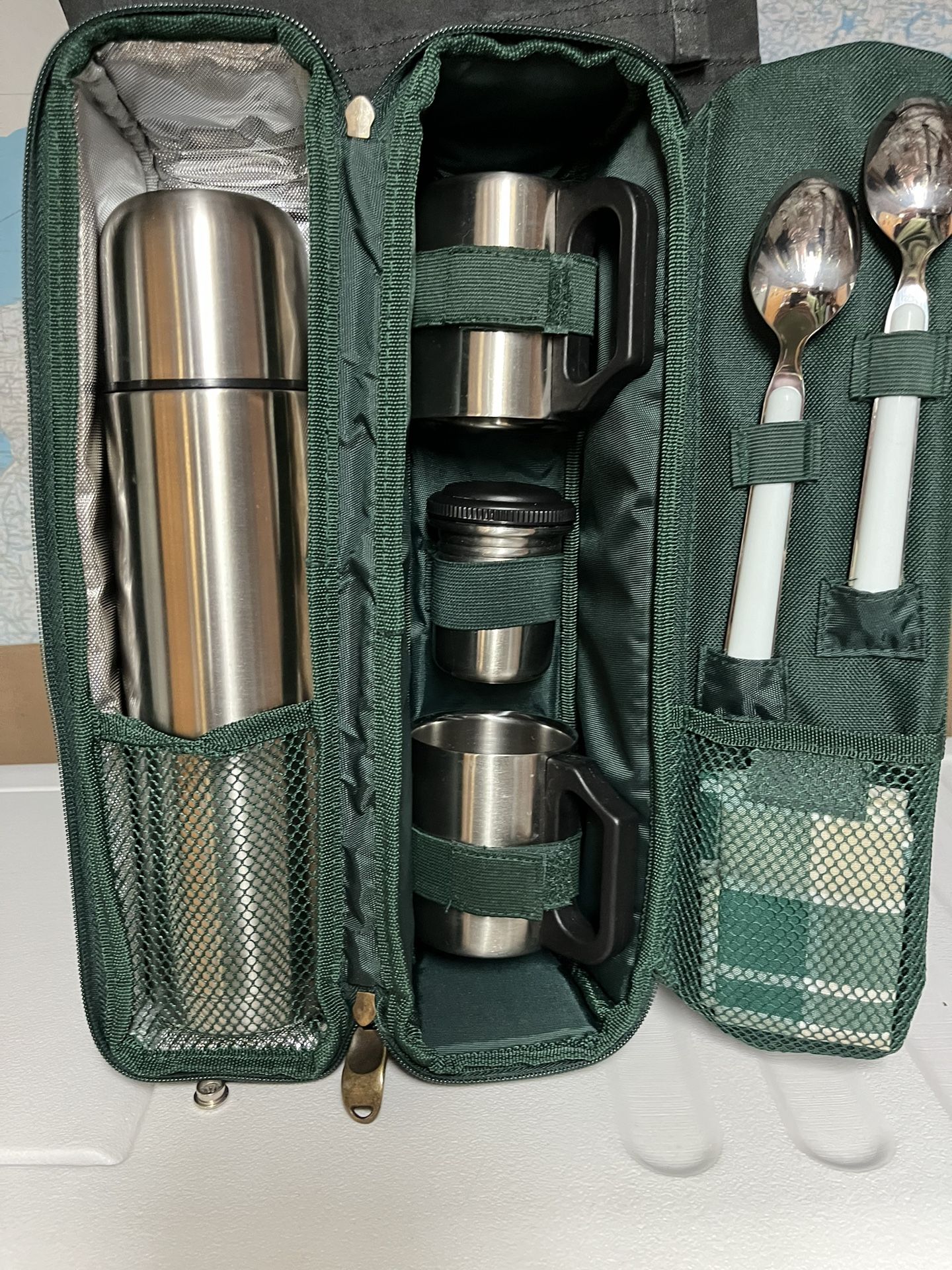 Travel thermos kit with cups and spoons