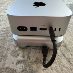 Apple Mac Mini M4 Pro And USB Hub