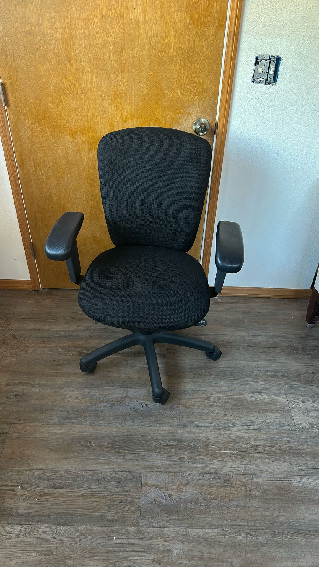 Office Chairs 