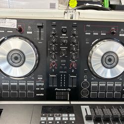 Pioneer Dj equipment