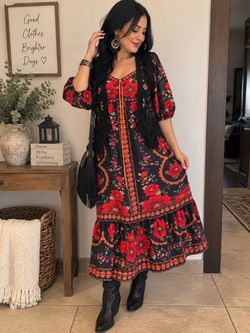 🌺 Vestido Boho Vaquero Plus 1X – $20 🌺  Hermoso vestido largo estilo bohemio y western/vaquero 🤎🖤 con estampado floral en rojo y coral.  ✨ Talla 1