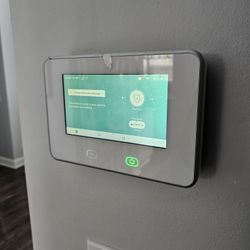 Vivint Security Panel With Doorbell Camera 