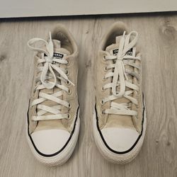 Women's Converse Chuck Taylor All Star shoes - size 7.5