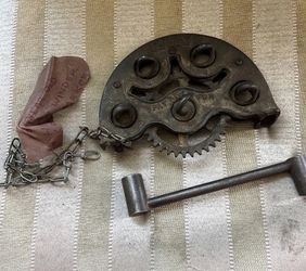 Antiq NUWAY 4-Head Cast Iron Rope Maker Farm Tool Pat App’d For Smiley Face Spin