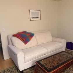 La-Z-Boy Power Reclining Sofa w/ USB – Excellent Condition