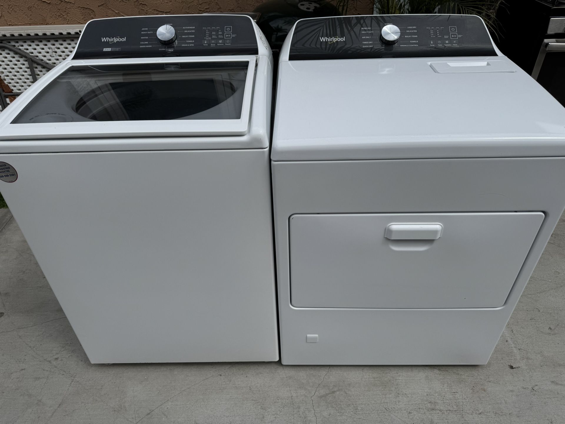 Whirlpool 2 In 1 Large Capacity Washer And Dryer