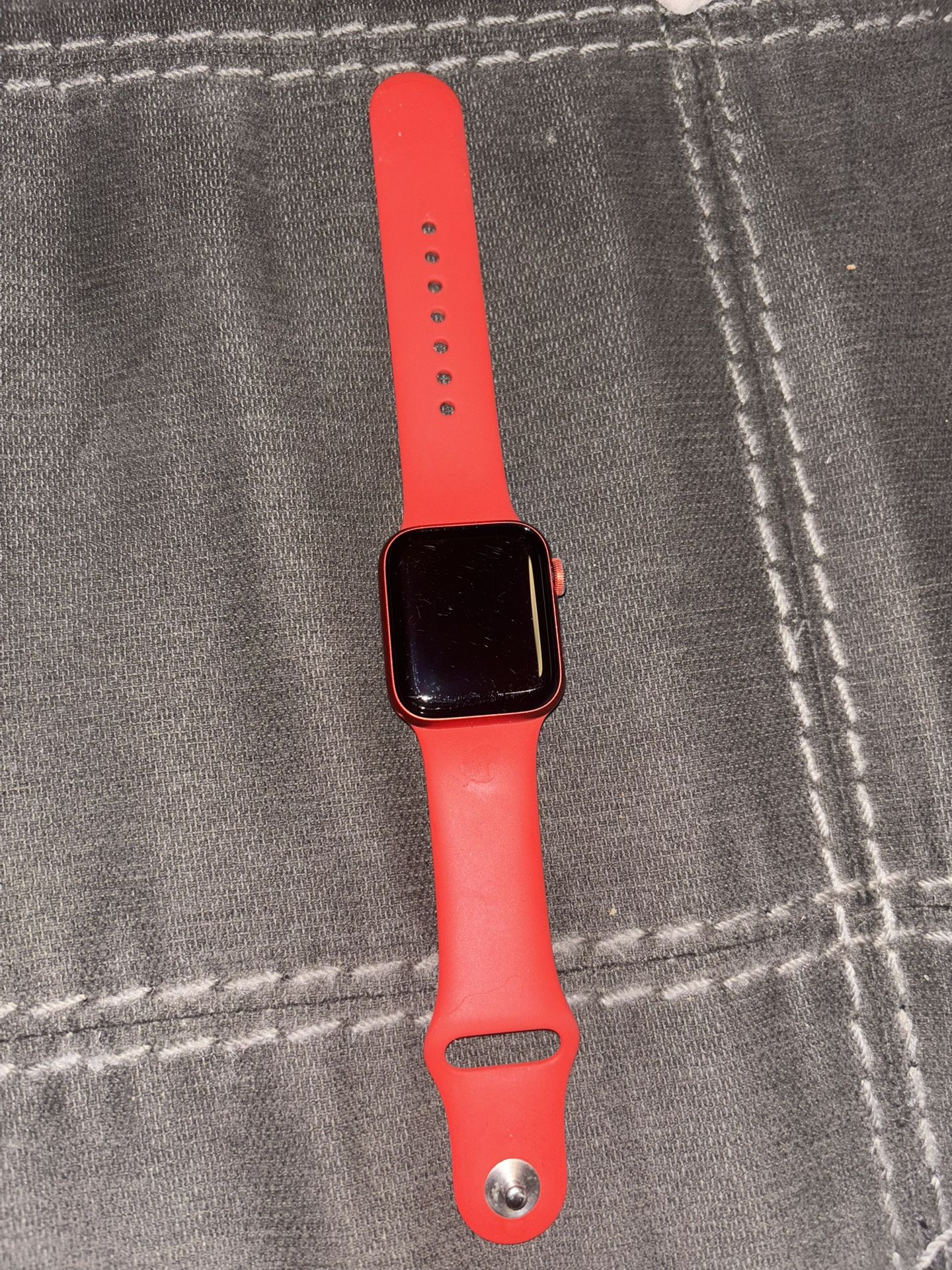 2nd Gen Apple Watch (RED) 40mm