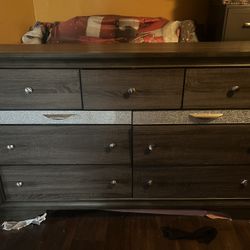 Naime 9 - Drawer Dresser Gray Including Jewelry Drawers