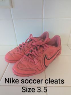 Soccer cleats