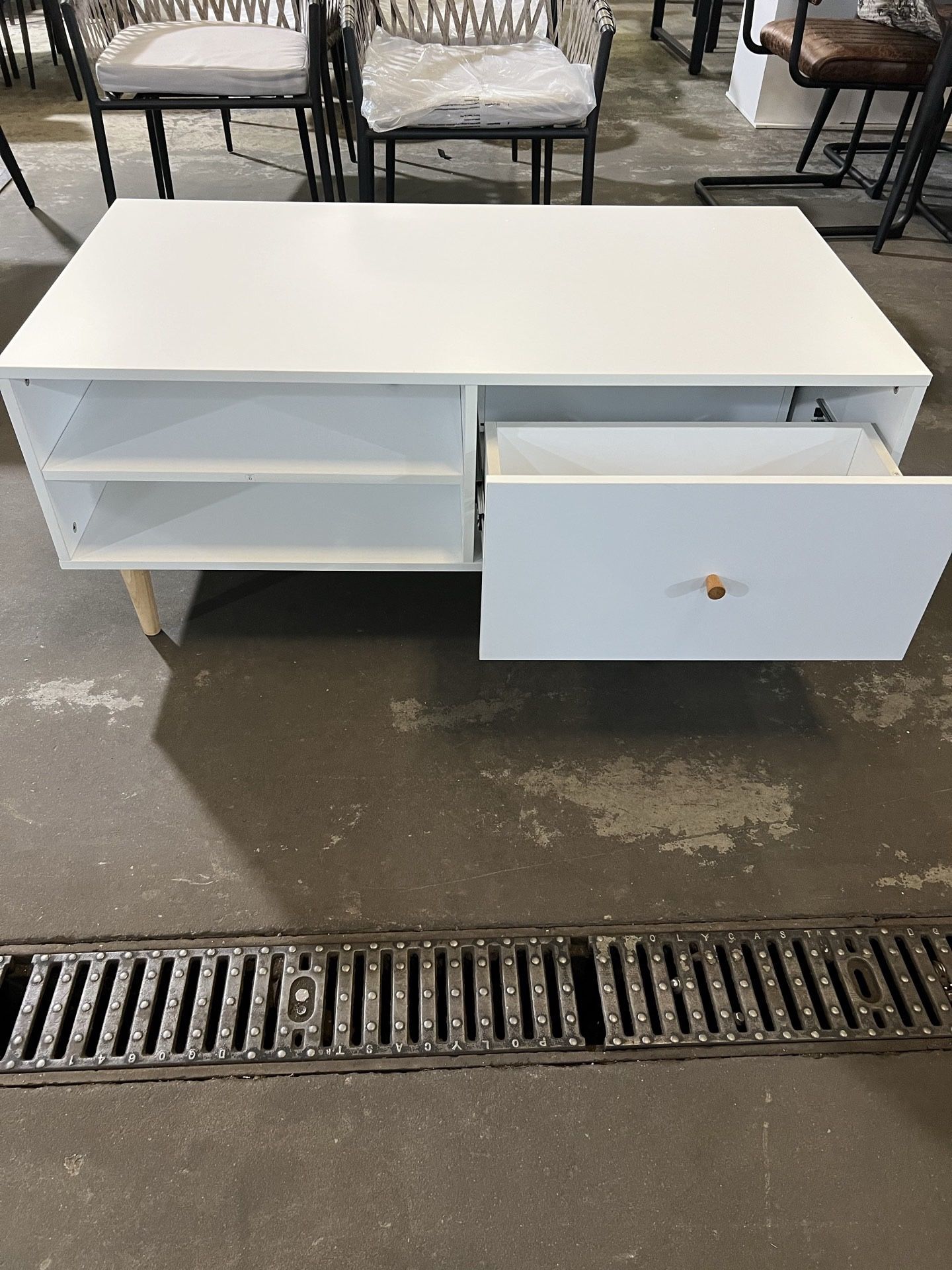 Brand new and assembled,coffee table $99 Warehouse Clearance Sale 🔥First Come, First Served🔥 🔥Reserve with a Deposit🔥 Address: 2745 Boone s