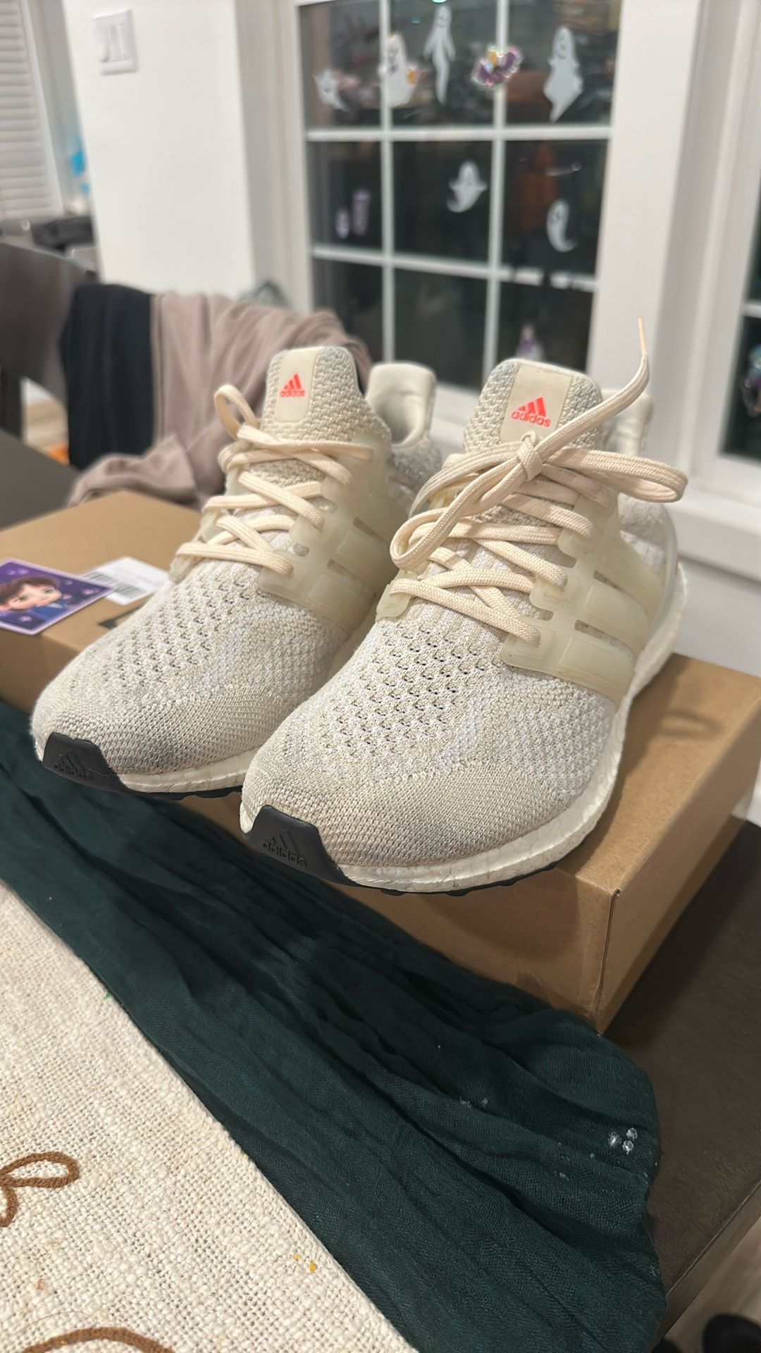 Women’s UltraBoost Sz. 8