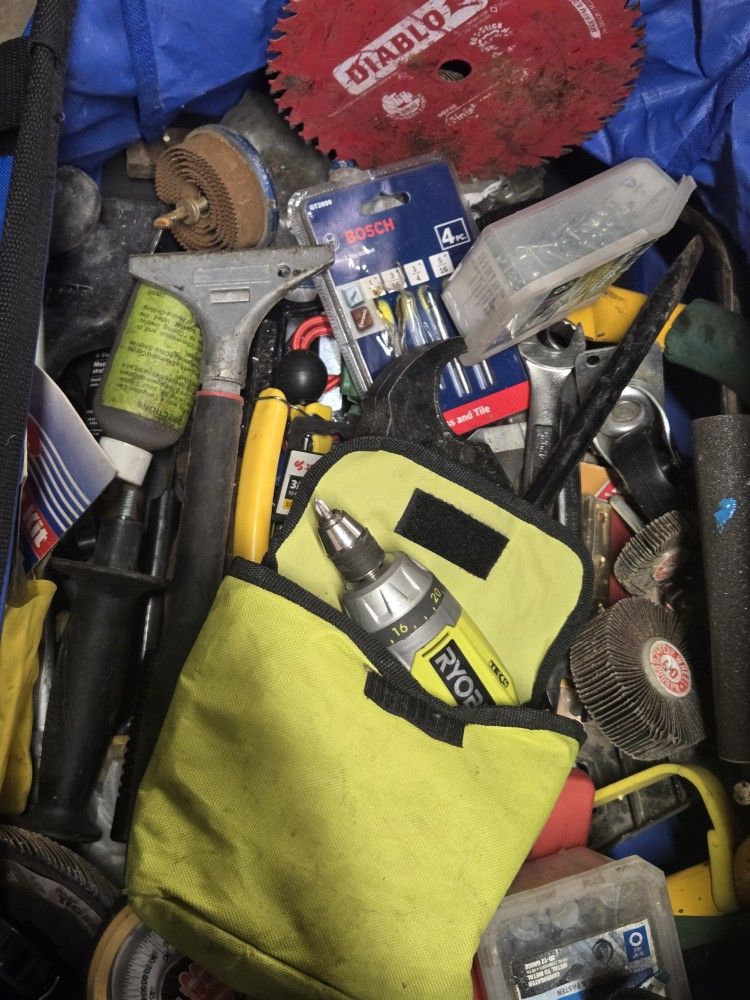 Big BUNDLE Of Misc Items See All Pics Selling Together