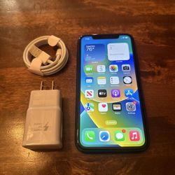 Iphone 11 UNLOCKED Great Condition