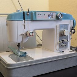 Vintage White Sewing Machine – Stretch Stitch – Works Perfect + Case Made in Japan