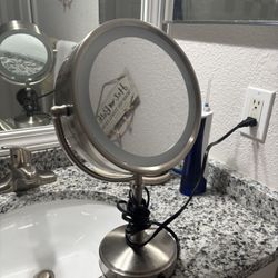 vanity mirror 
