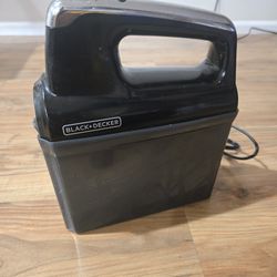 Move out sale: Black+Decker Hand blender/Mixer w/ Attachments