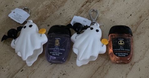Bath and Body Works Ghost👻 PocketBac Hand Sanitizer Holder
