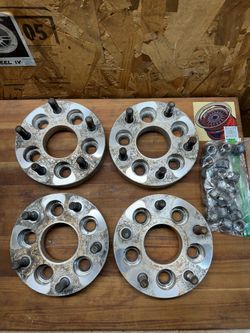 Wheel adapters 5x100 to 5x114.3 rims spacers