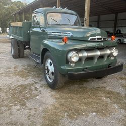 1951 Ford F6 dump truck