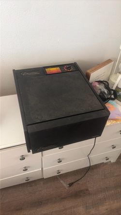 Food dehydrator