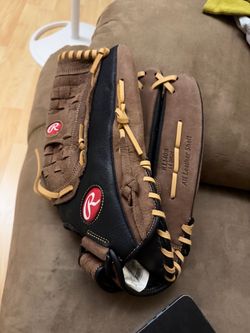 Rawlings Renegade Select (Model RL140B) 14-inch baseball/softball glove