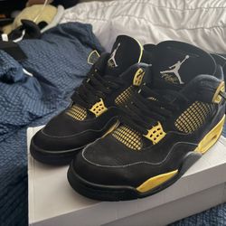Jordan 4 thunders 