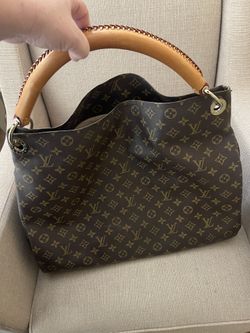 Louvi Vuitton Artsy MM