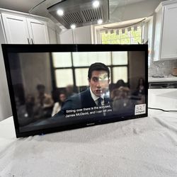 32” Westinghouse Tv/remotr