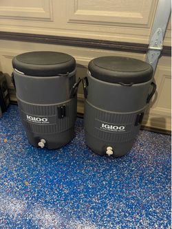 IGLOO 5 gallon jugs