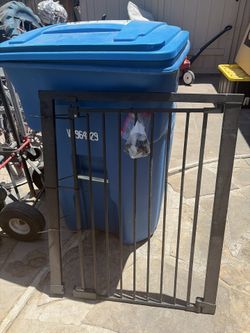 Pet gates/ baby gate