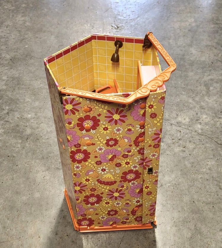 American Girl Doll Julie's Groovy Bathroom Playset