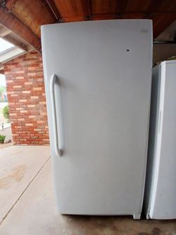 Frigidaire 21 cu. * Not Frost Free* Upright Freezer ( Free Local Delivery)