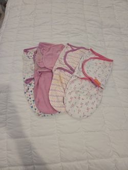 4 Velcrow Swaddles