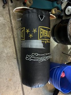 Punching Bag With Mounting Chain
