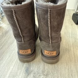 UGG Classic Short Boots – Chocolate Brown – Size 5