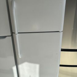 Frigidaire Top Freezer 