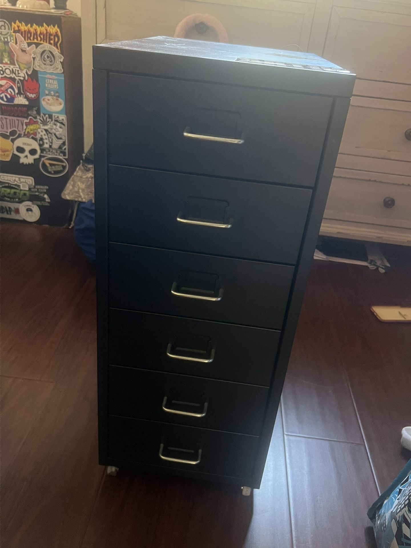 Cabinet / File Cabinet / Storage 