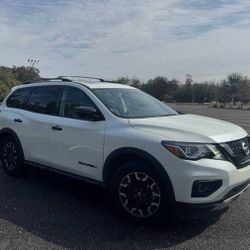 2019 Nissan Pathfinder SL