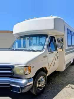 2006 Ford E-350